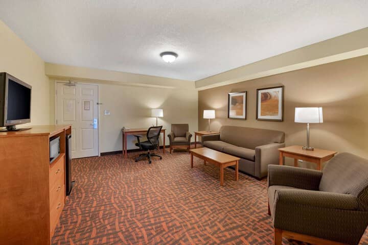 Room 16 of 27