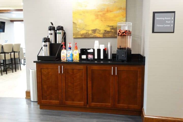 Breakfast/Coffee Service 34 of 46