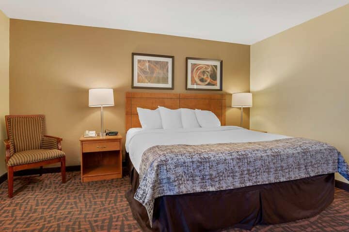 Room 7 of 27