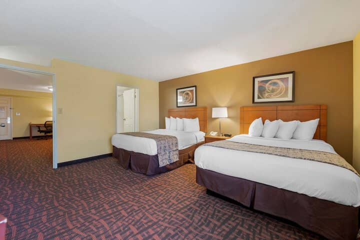 Room 12 of 27