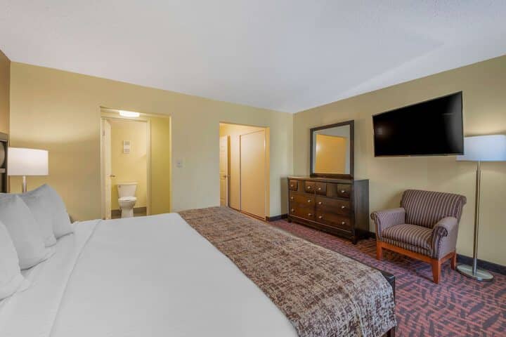 Room 5 of 27